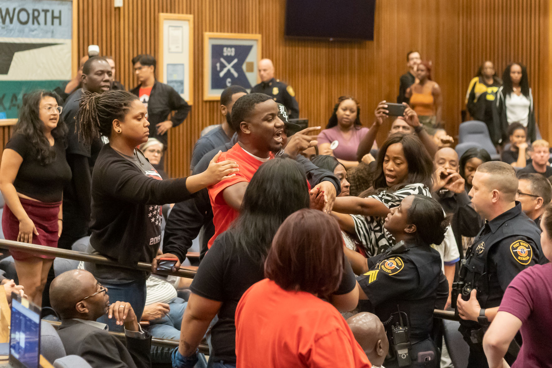 Fort Worth residents react to Atatiana Jefferson's death during city council meeting