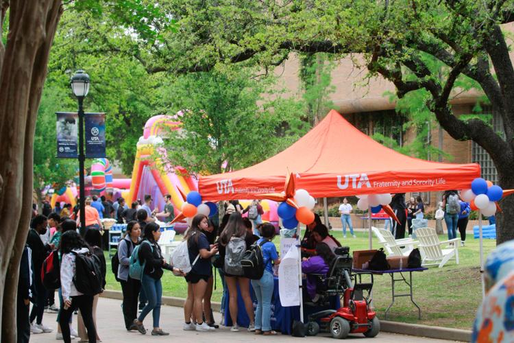 UTA students unwind, let loose during Finals Frenzy