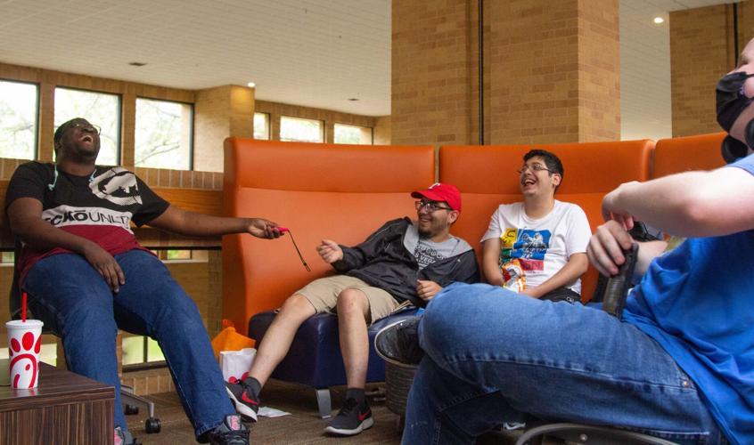 Faces of UTA: Students get in the game | Faces Of Uta | theshorthorn.com