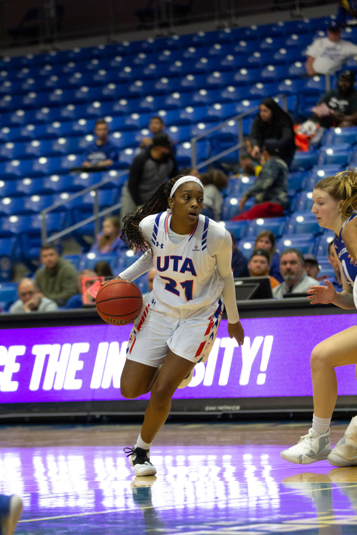 Photos: Lady Mavericks tame Georgia State Panthers using excellent defensive play