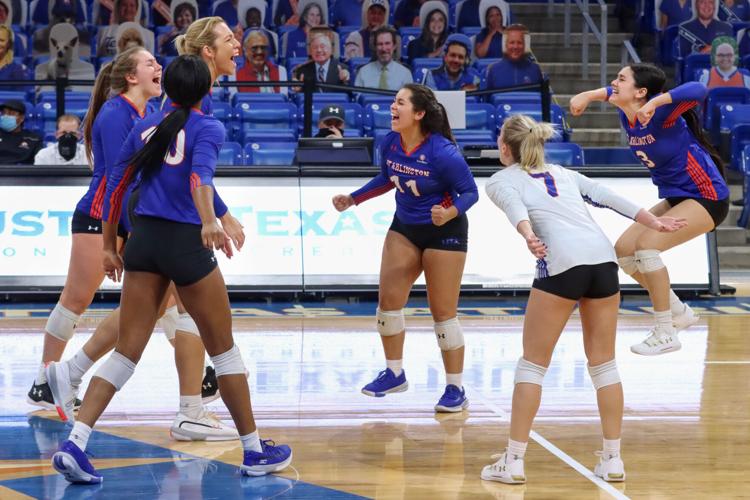 UTA Volleyball finishes 21 in its homeopening weekend Sports