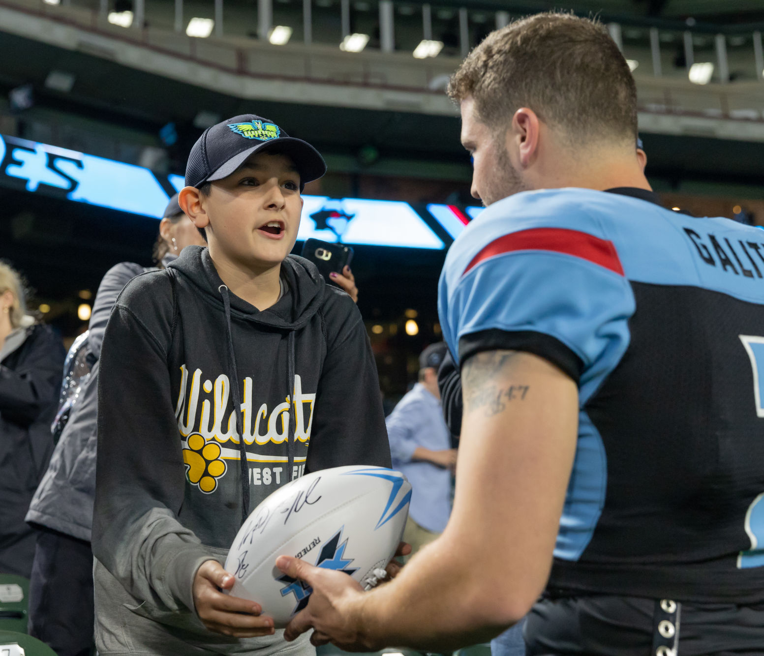 XFL debuts in Arlington, turning Globe Life Park into Dallas