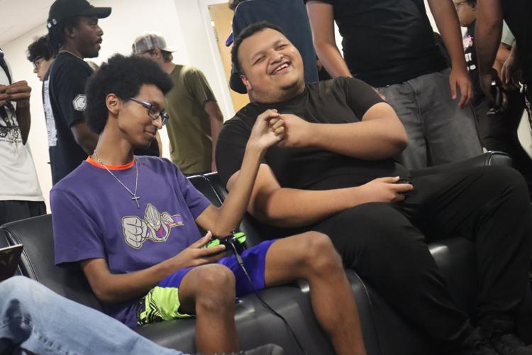Super Smash Bros. tournament brings friendly competition to UTA library ...