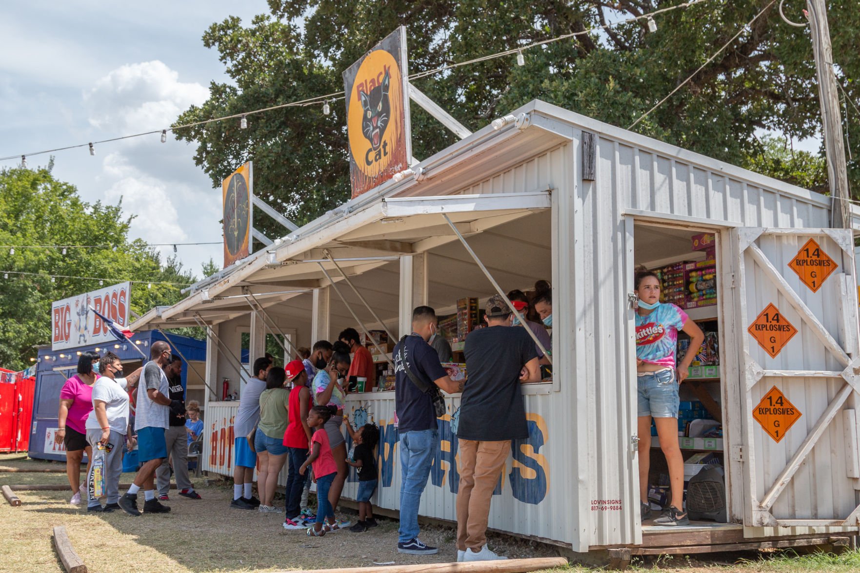 Firework stands see sales rocket over Independence Day weekend Gallery