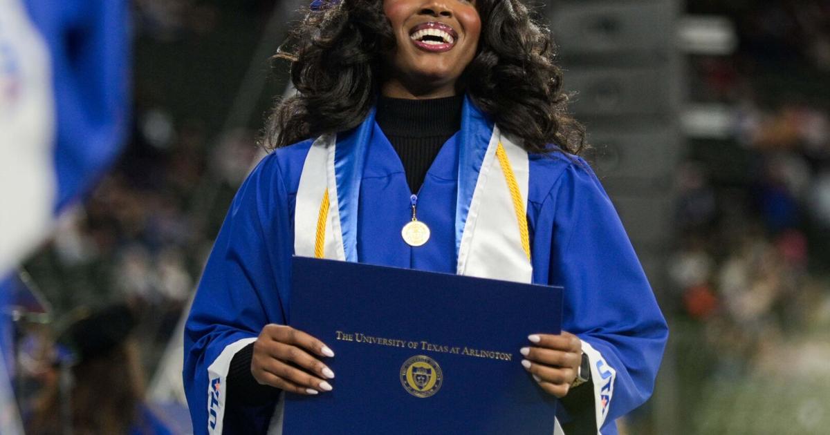 Uta Grad UTA fall graduation applications are due Wednesday | Campus ...