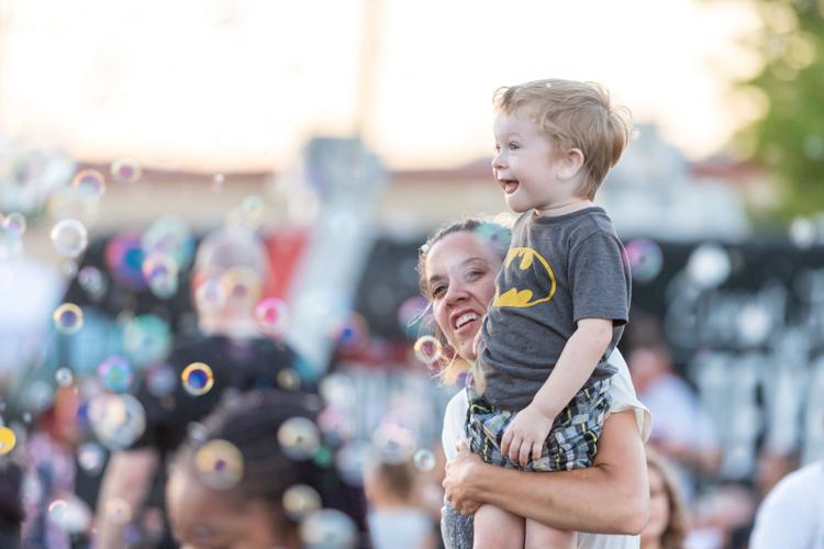 Photos Thousands gather to see fireworks Light Up Arlington Gallery