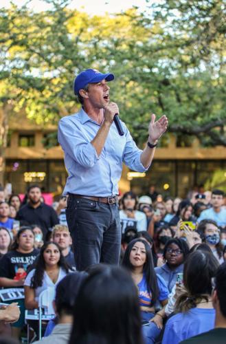 Texas gubernatorial candidate Beto O’Rourke speaks at UTA on campaign tour