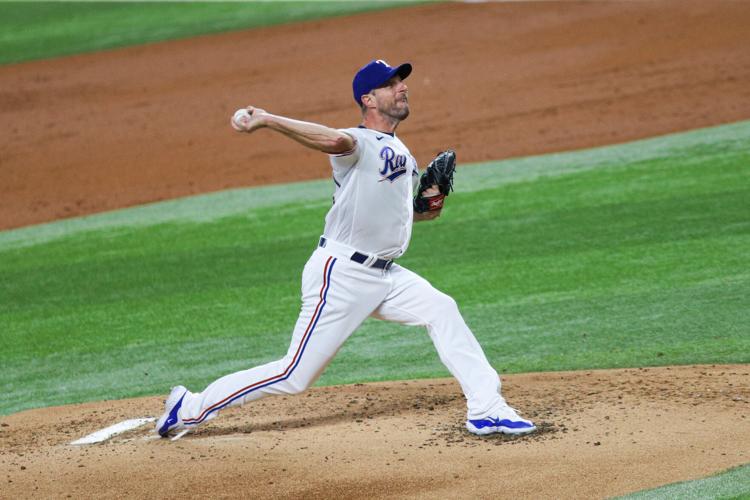 Astros complete sweep with 12-3 win over Rangers