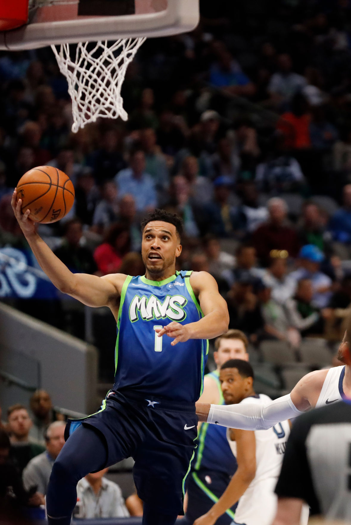 Photos: Dallas Mavericks close out win over Memphis Grizzlies during UTA Night at the Mavericks