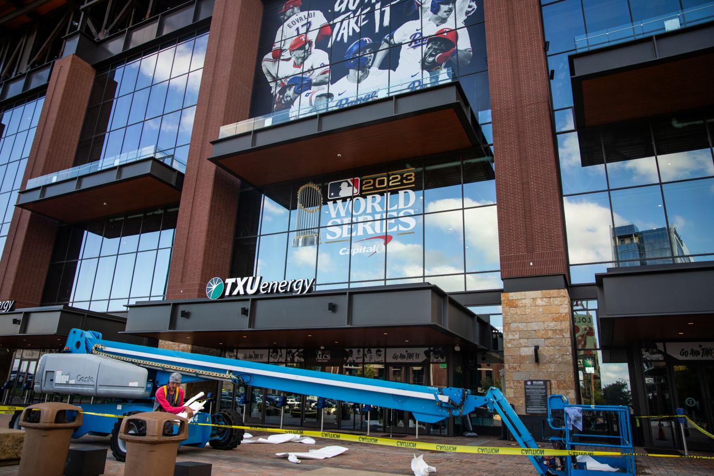 Fans flock to first full-capacity Texas Rangers Opening Day at Globe Life  Field, News