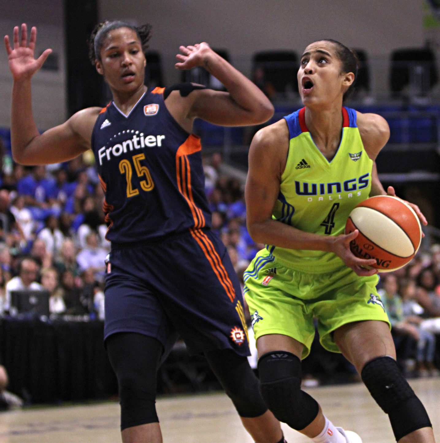 Dallas Wings defend winning streak Gallery
