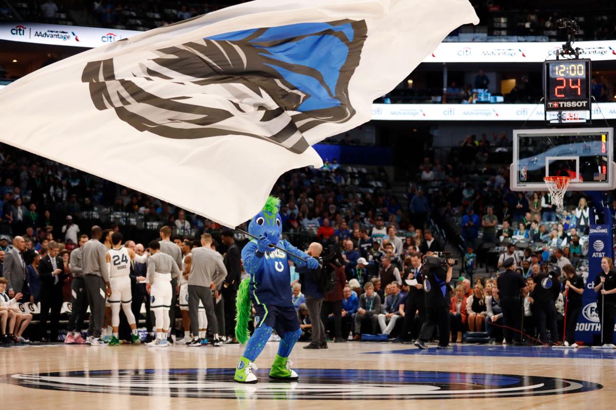 Photos: Dallas Mavericks close out win over Memphis Grizzlies during UTA Night at the Mavericks