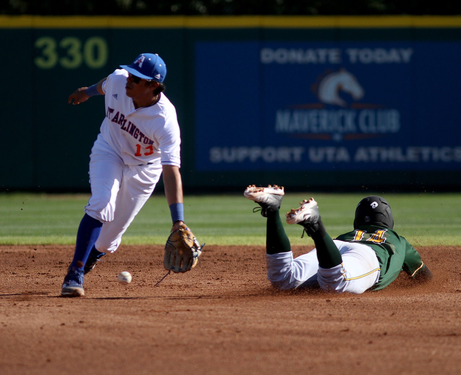 Victory slides past Mavericks in the ninth