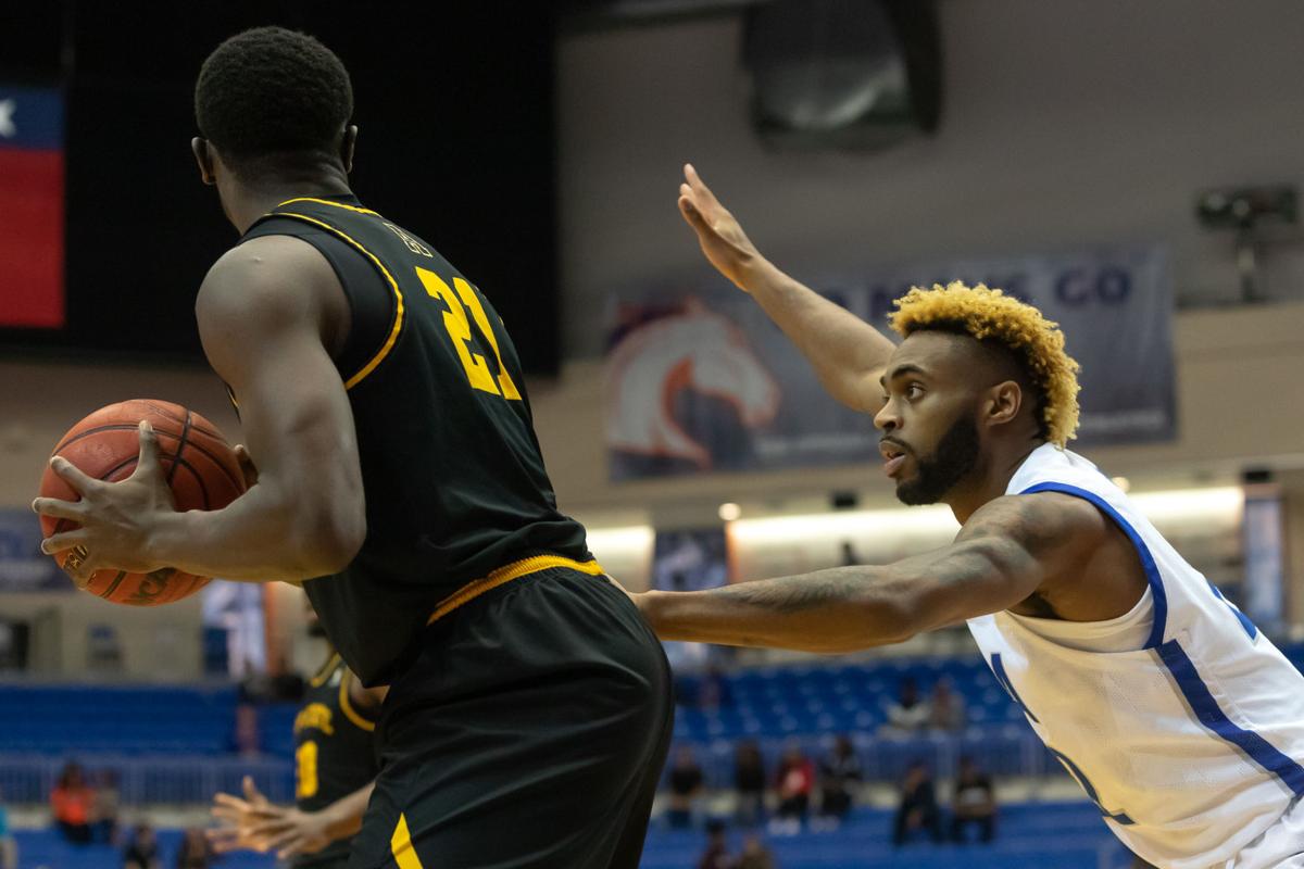 Photos: Mavericks bounce back with win against Appalachian State University