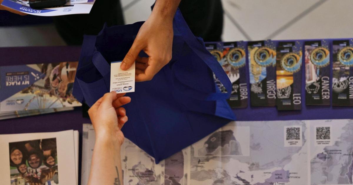 Students explore international programs at UTA Study Abroad Fair | Campus Students explore international programs at UTA Study Abroad Fair | Campus