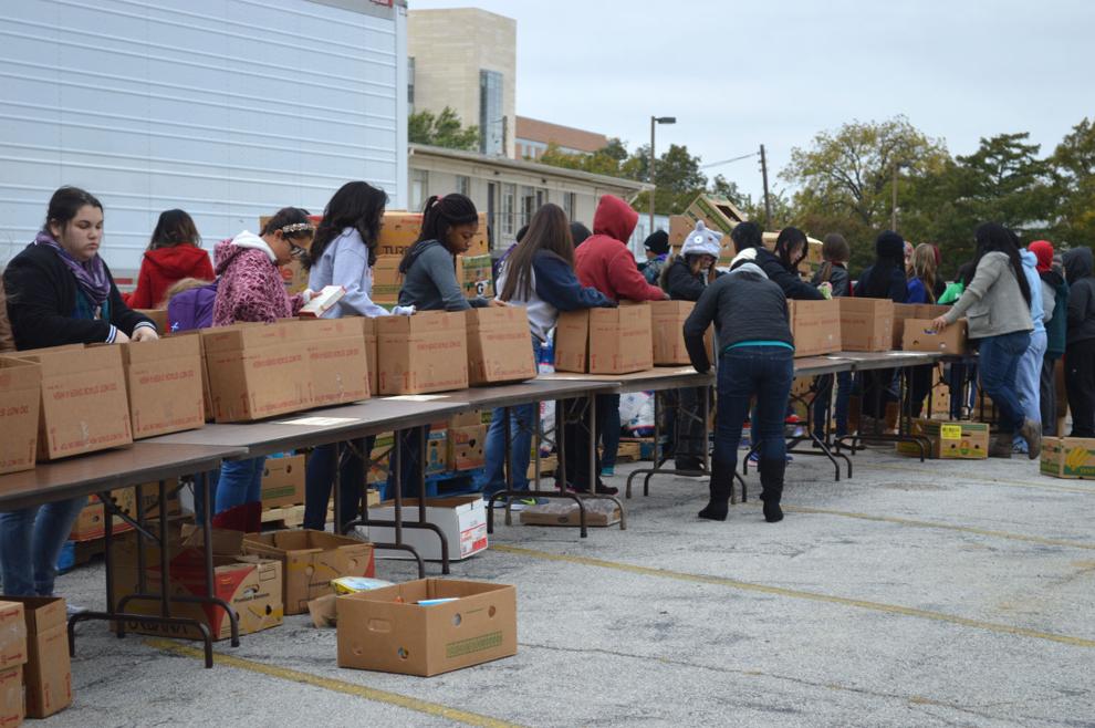 Mission Arlington brings Thanksgiving to homes | Life + Entertainment