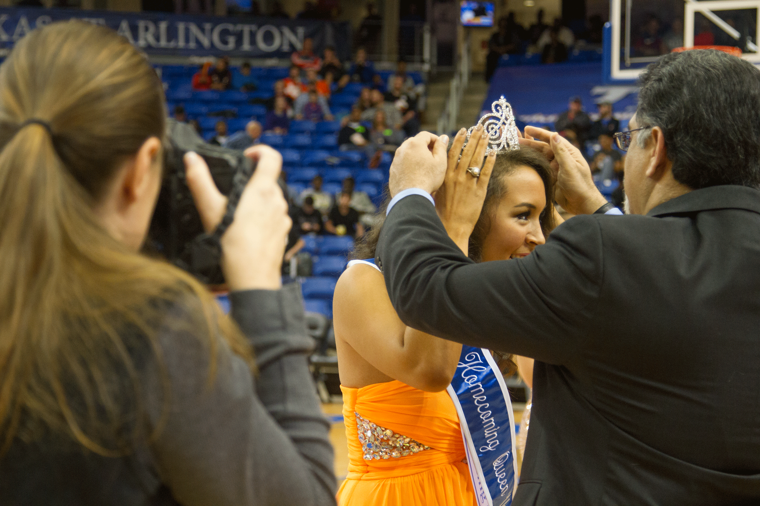 Homecoming queen king crowned during halftime News theshorthorn com