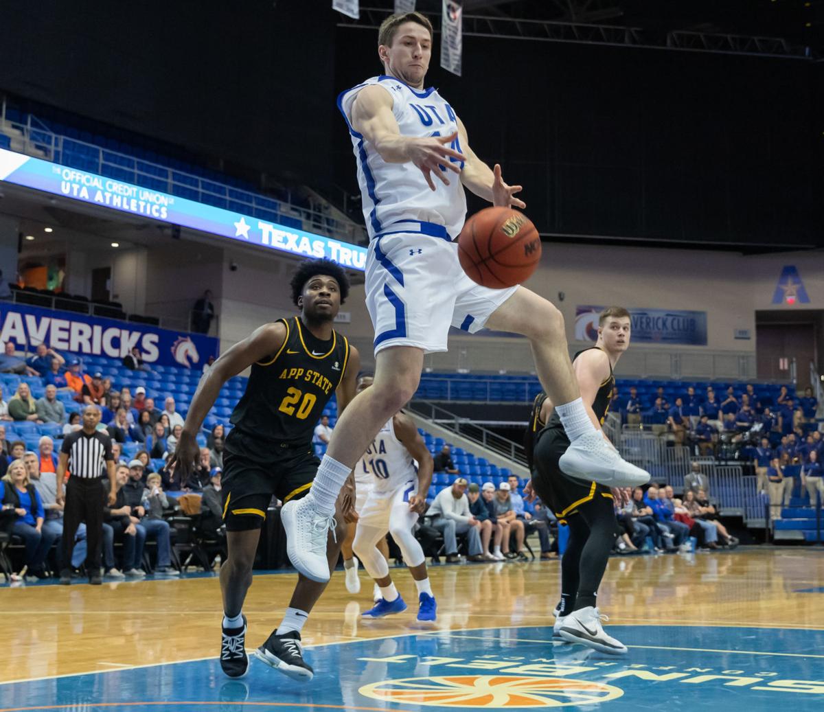 Photos: Mavericks bounce back with win against Appalachian State University