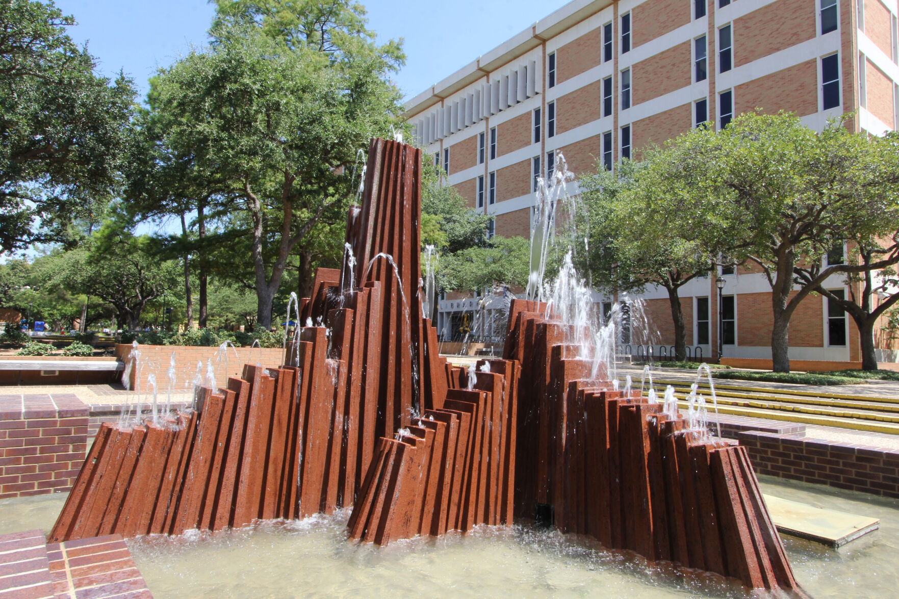 UTA Libraries, Facilities Management complete phase one of library mall