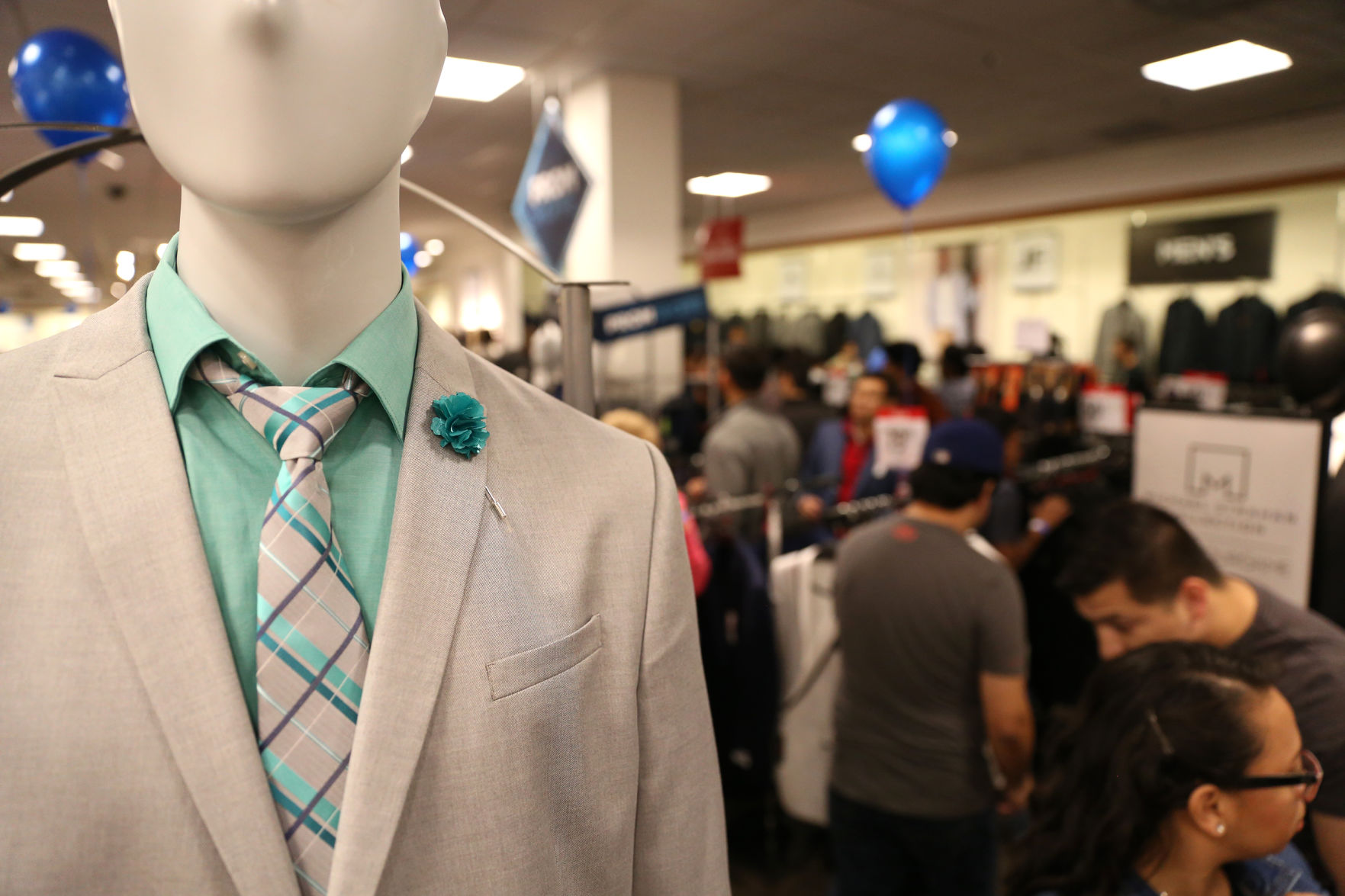 UTA JCPenney SuitUp Event helps students dress for success News