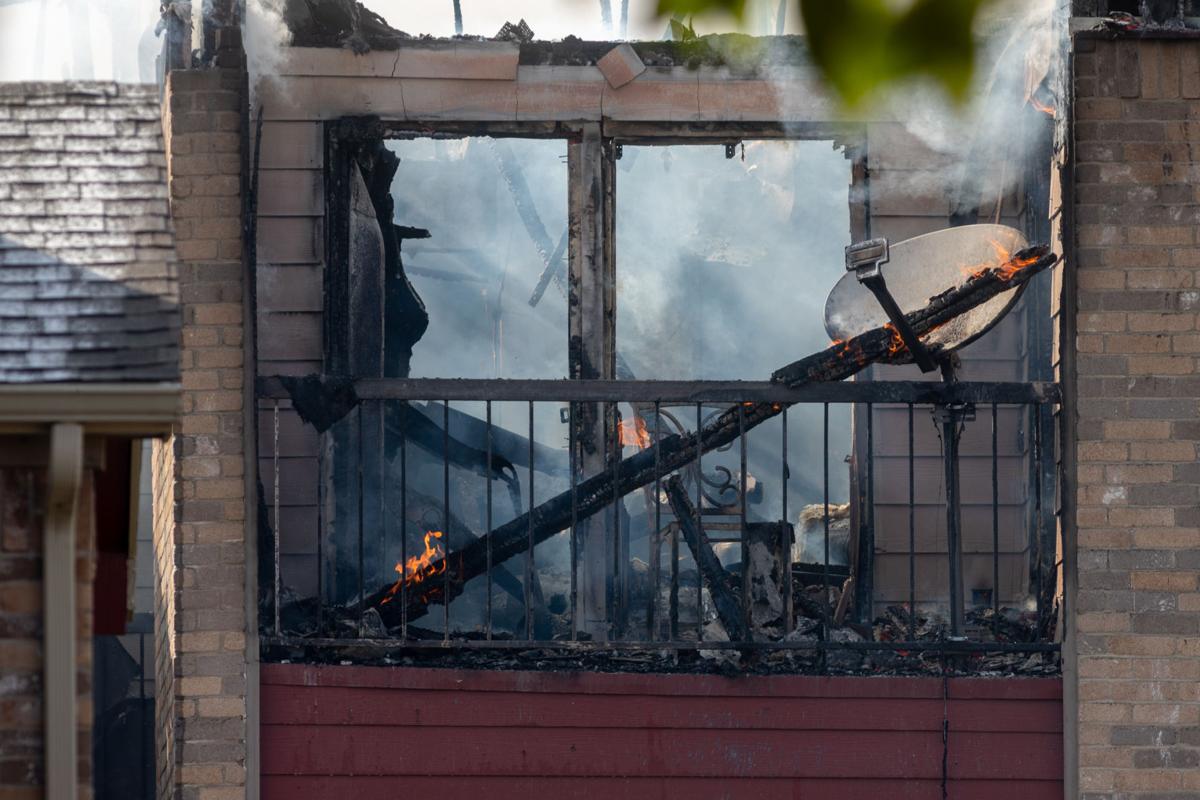 Fouralarm fire ignites Springfield Crossing apartments