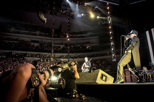 Red Hot Chili Peppers perform in Dallas [Scenes from the Pit] | Pulse ...