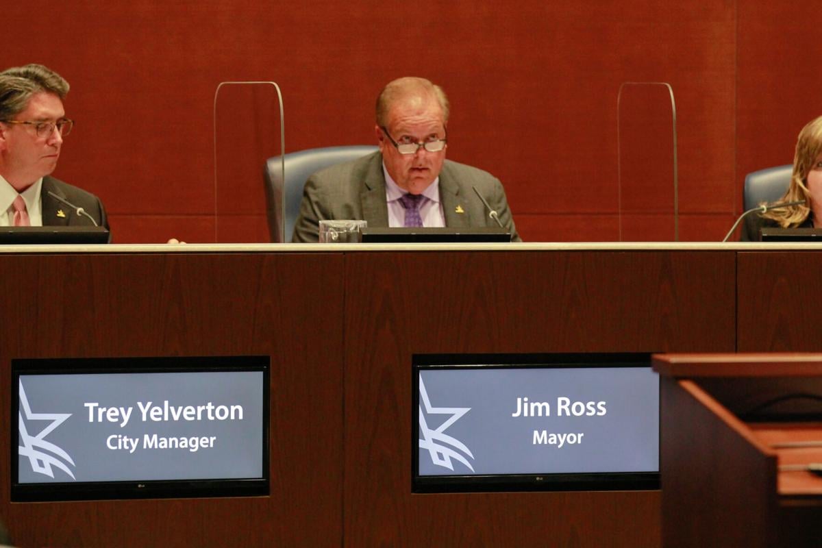 New Arlington mayor, District 3 council member sworn in during city