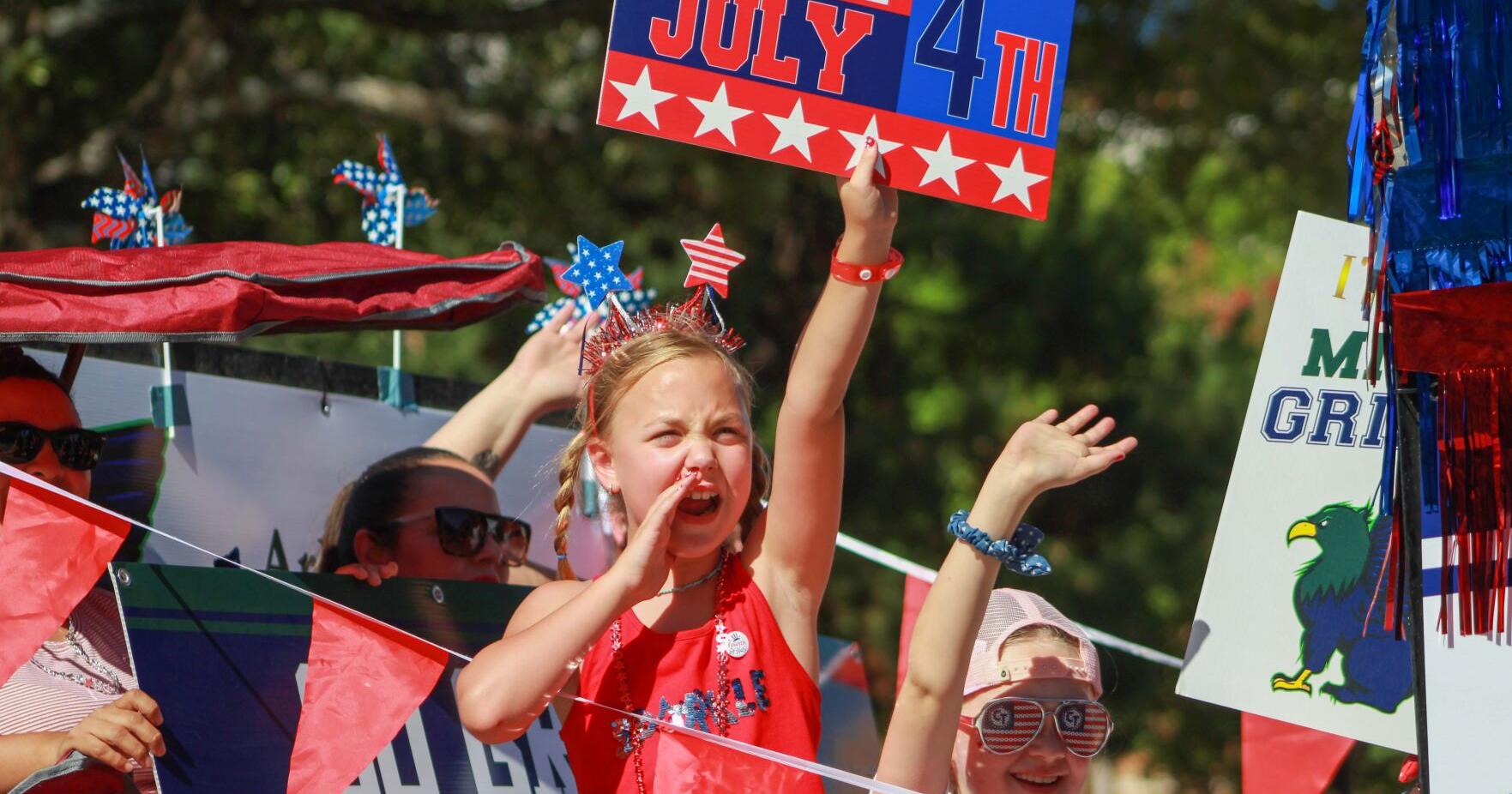 Arlington lights up with fireworks, 5K and annual parade - Vimarsana News