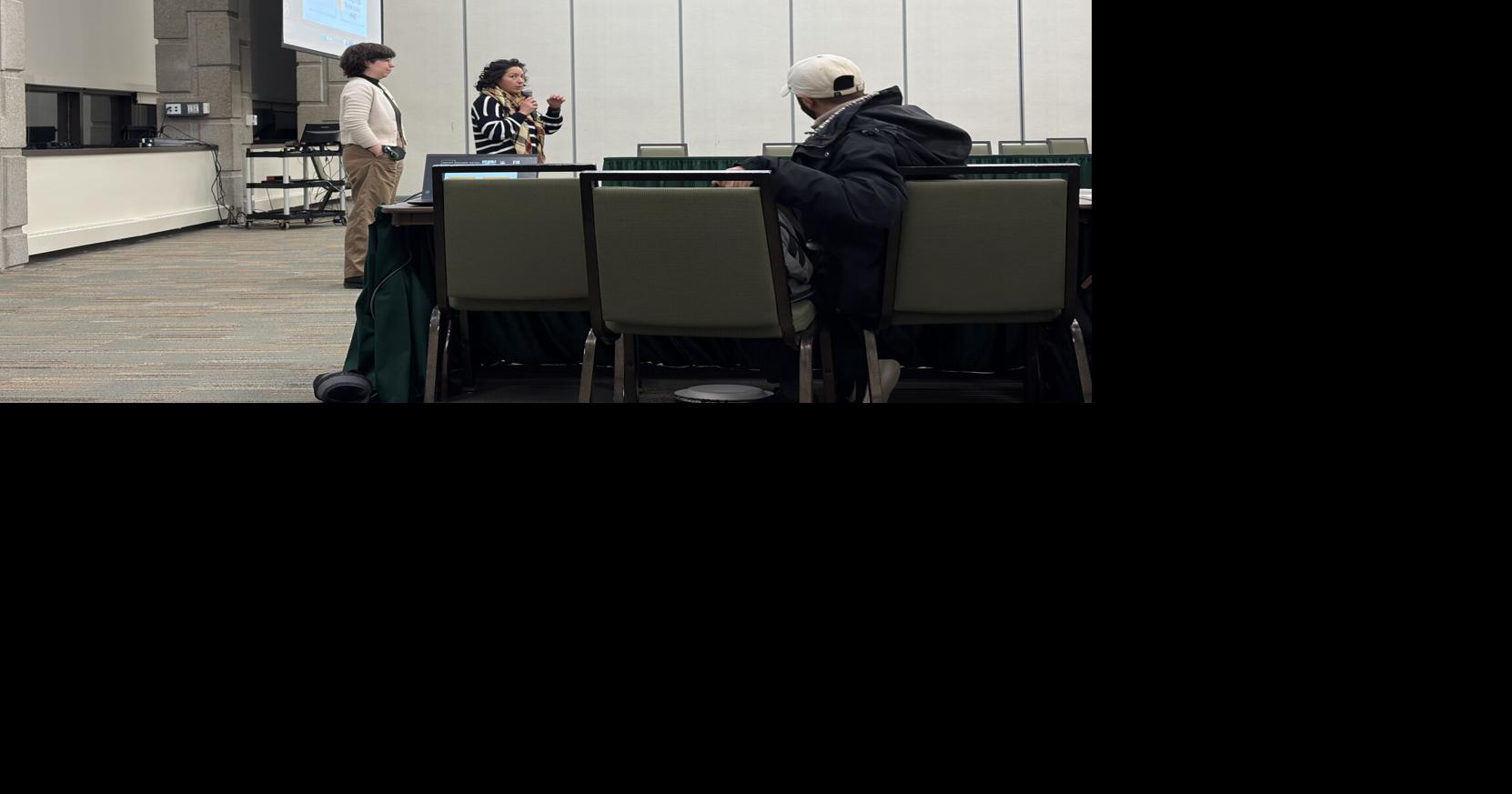 Student Senate welcomes new senators, hears from sexual violence and library resources