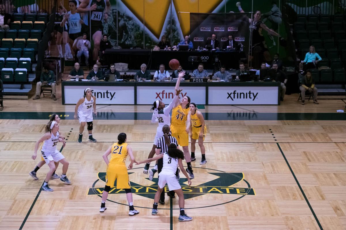 Women S Basketball Falls Late To Michigan Tech Sports