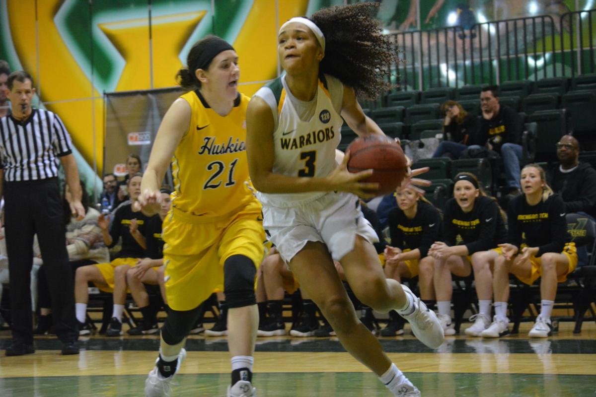 Women S Basketball Extends Win Streak Versus Michigan Tech