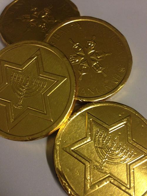 5 Things You Didn T Know About Hanukkah And Kwanzaa Features Thesouthend Wayne Edu