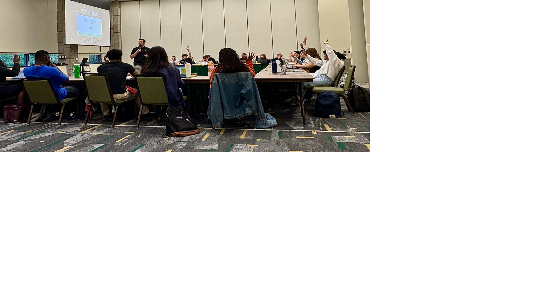Student Senate reviews financial aid changes, calls for teaching feedback and dining options expansion