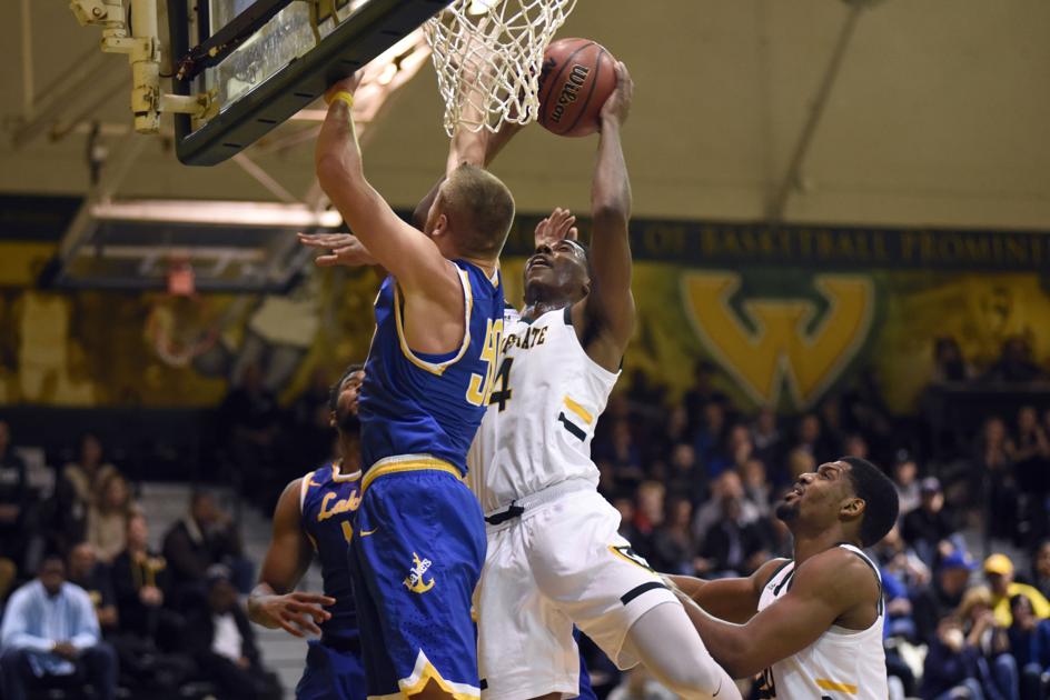 Basketball Men Suffer Overtime Defeat Women Scrape By Saginaw