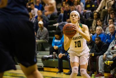 Women S Basketball Wins On Senior Day Sports Thesouthend Wayne Edu