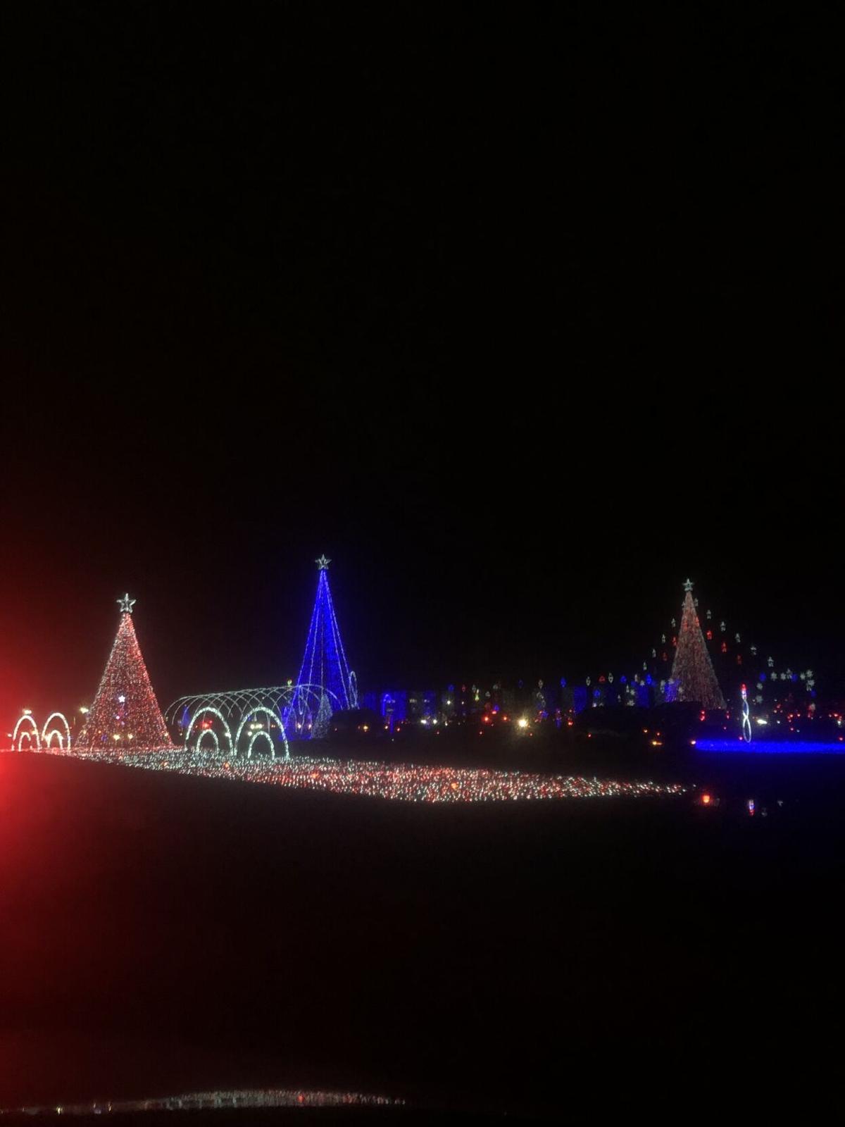 Fairgrounds' million-light display delights holiday visitors
