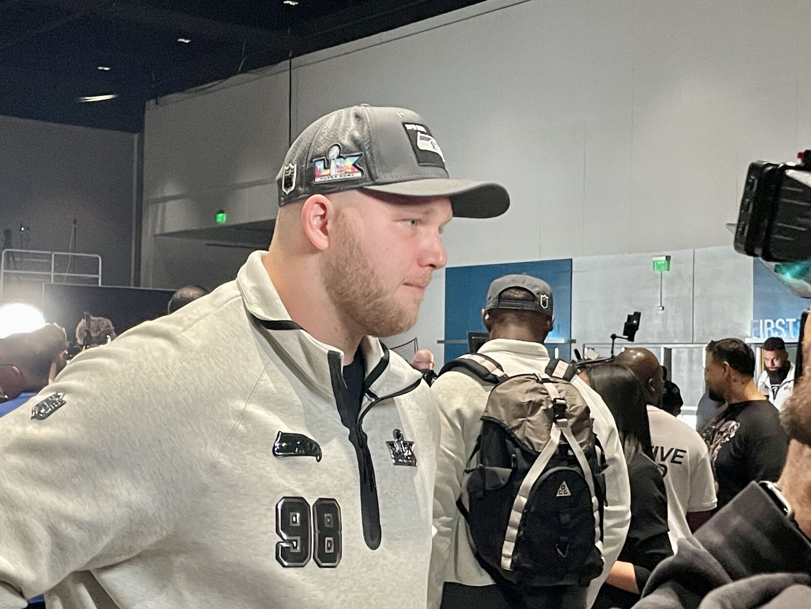 Former Notre Dame star Mills comes back from a torn ACL to compete for ...