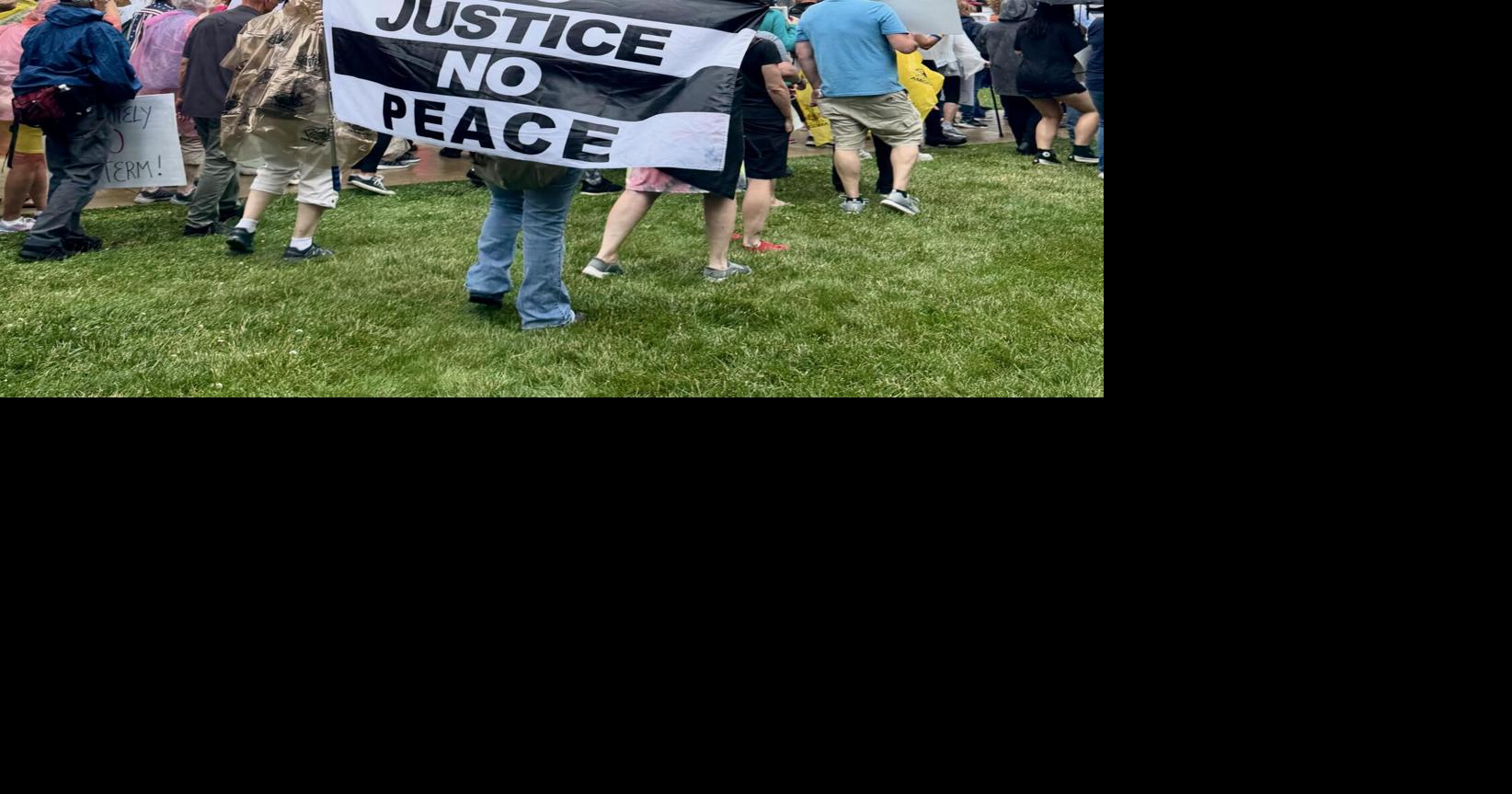 Nationwide No Kings protest draws thousands to the Indiana Statehouse ...