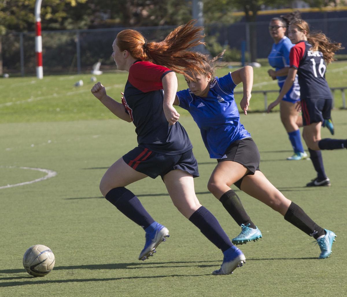 Kuper Drops Five On Lcchs Grabs Second Win Of The Season Sports Thesuburban Com