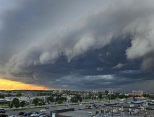 Thunderstorms cut power to over 125,000 customers across Quebec in sweltering heat