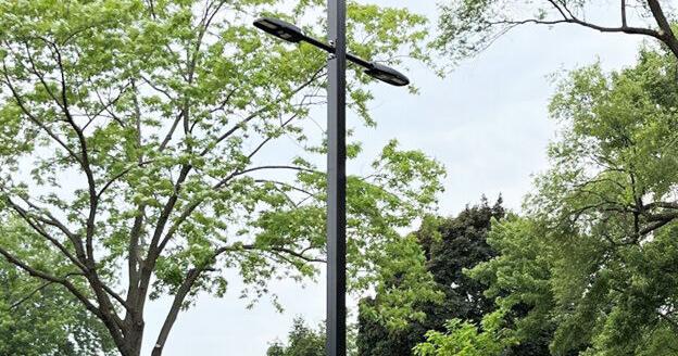 Testing Streetlights St. Laurent testing solar street lights | City News | thesuburban.com