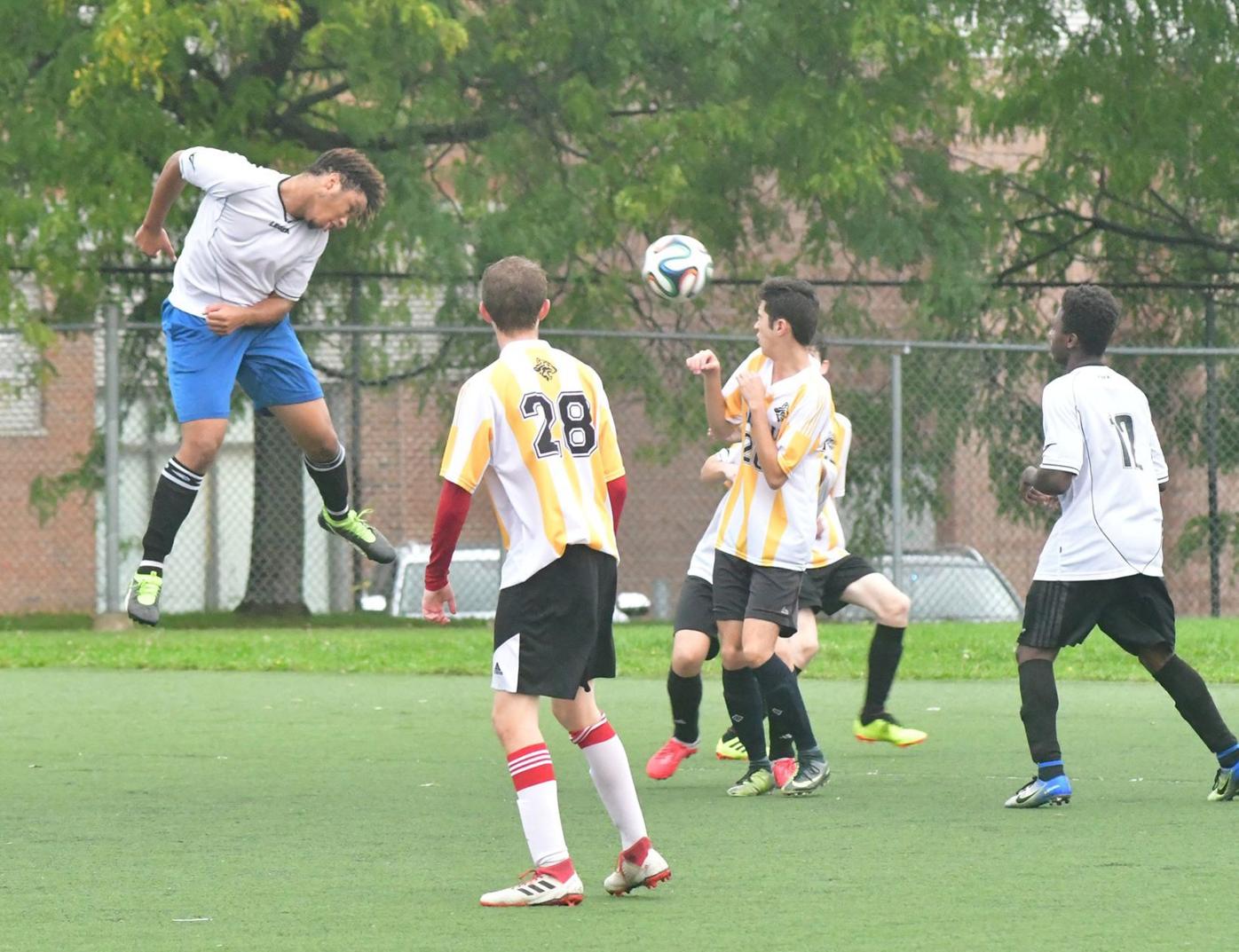 Lcchs Upsets Undefeated John Rennie In Rain Soaked Game Sports Thesuburban Com