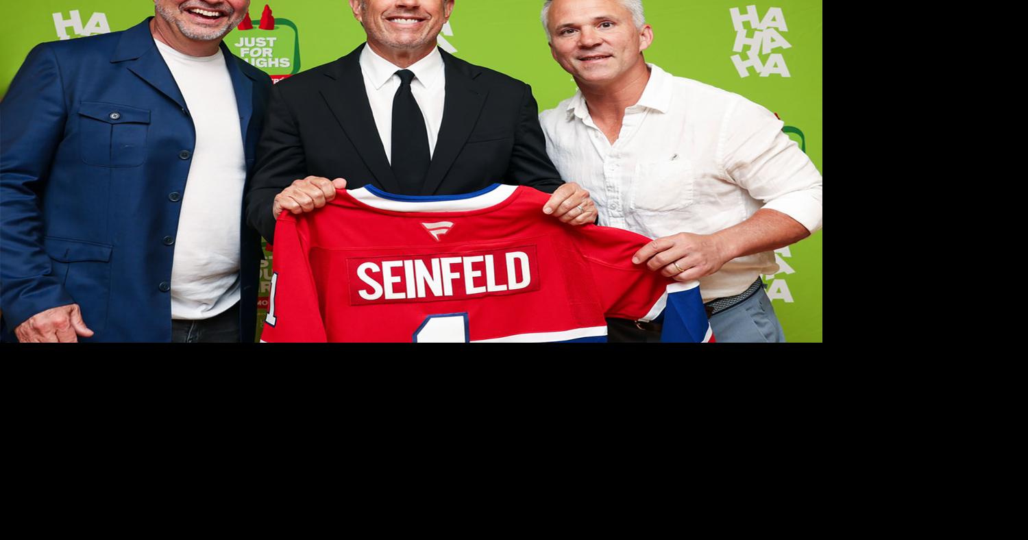 Martin, meet Jerry: Montreal Canadiens coach presents Jerry Seinfeld with team jersey at JFL performance