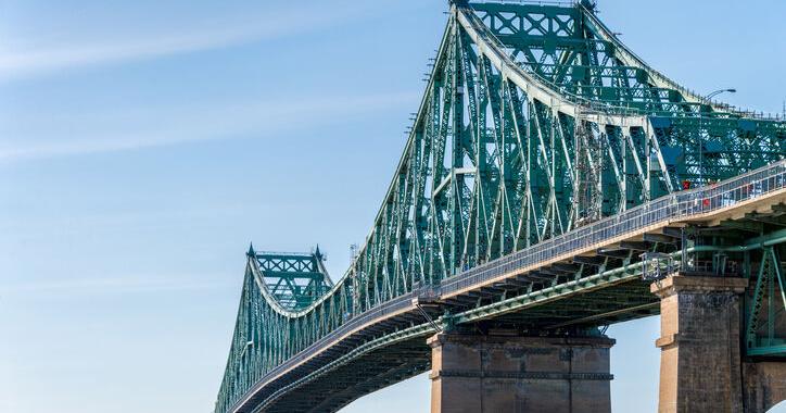 Fire completely closes Jacques Cartier Bridge Wednesday morning