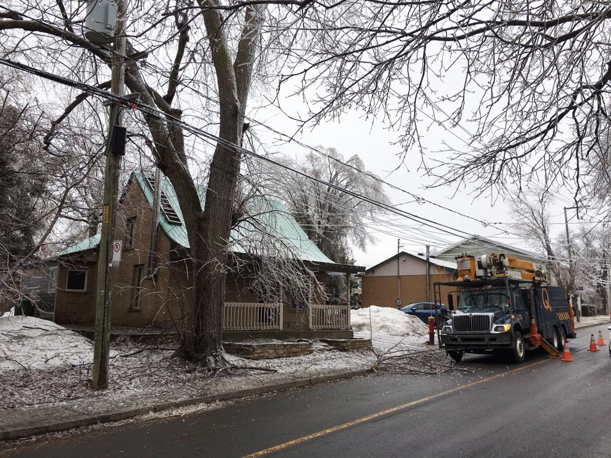 Freezing Rain Cuts Power To Over 300 000 Quebec Homes Suburban Weather Thesuburban Com