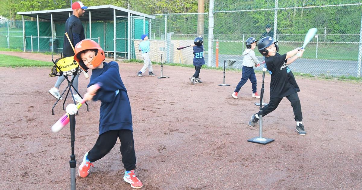 Orlando Cabrera stepped up to the plate for youth players