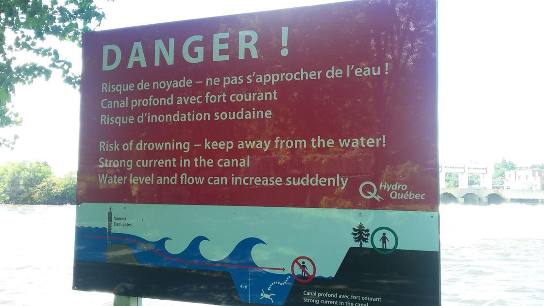 Hydro Quebec Posts Bilingual Safety Signs Along Nature Path City News Thesuburban Com