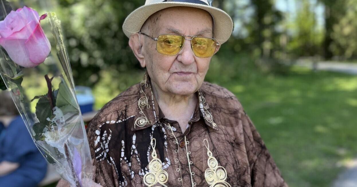 Miklos "Nick" Neumann a thriving artist at 98 | Mike Cohen ‹ Cohen Chatter - Vimarsana News
