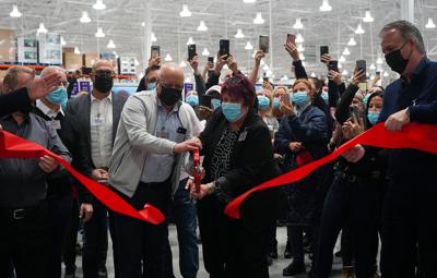 Costco Wholesale opens new warehouse club in Anjou
