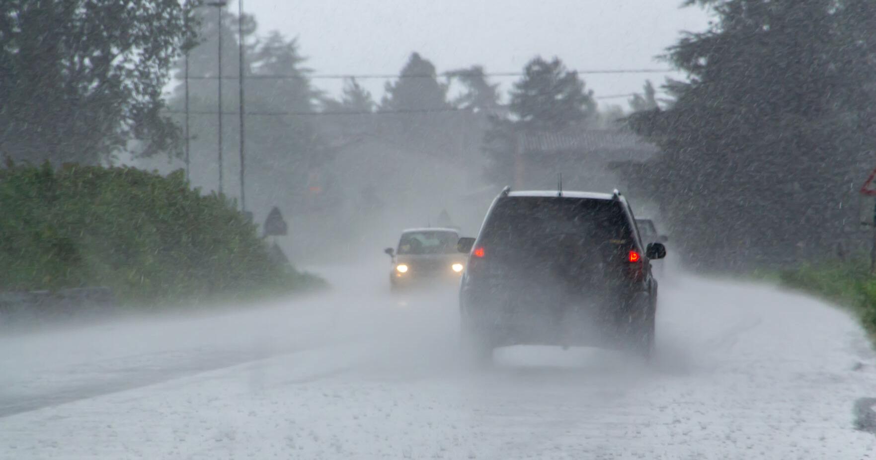 Warm humid weather with scattered thunderstorms - Vimarsana News